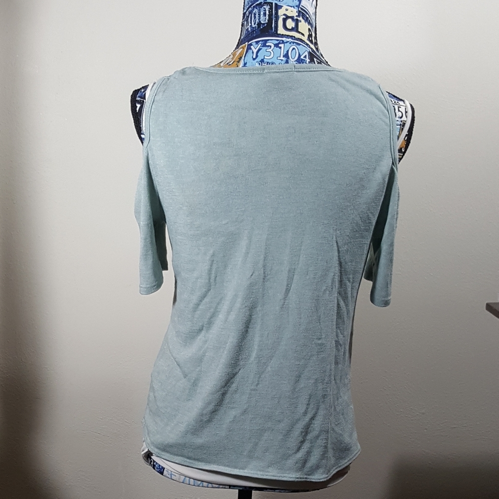 Cold shoulder mint light top with tye front - Picture 4 of 7